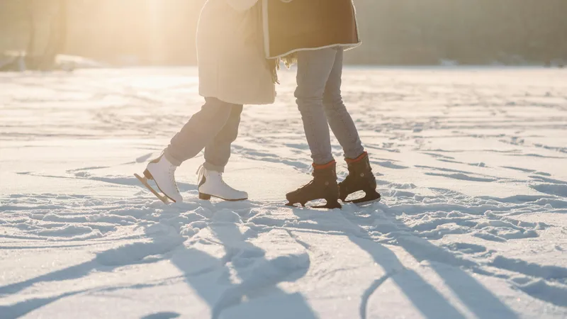 В Алматы появился новый сквер с катком
