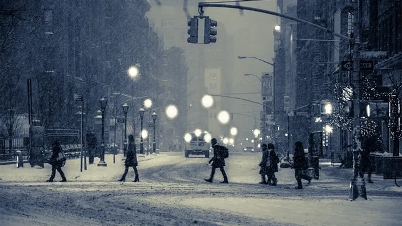 Жителей 14 областей Казахстана предупредили о приближении опасной погоды