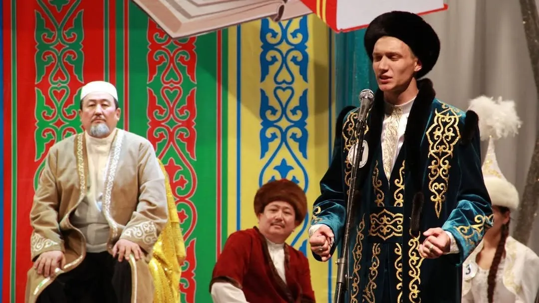 Толық әйелмен әдемі құмарлық секс