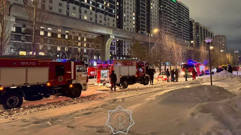 Пожар разгорелся в фитнес-центре в Астане