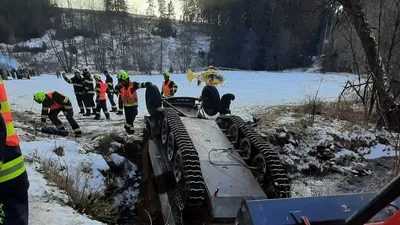 боевая техника упала на людей во время выставки, фото - Новости Zakon.kz от 19.01.2025 00:45