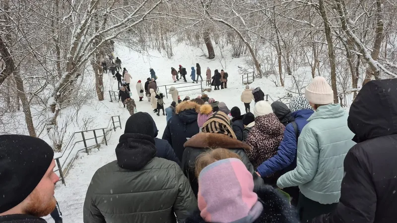 Осторожно, тонкий лед: по особым правилам проходили крещенские купания в Уральске