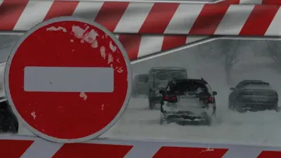 закрытие движения на трассе в Акмолинской области, фото - Новости Zakon.kz от 19.01.2025 23:31