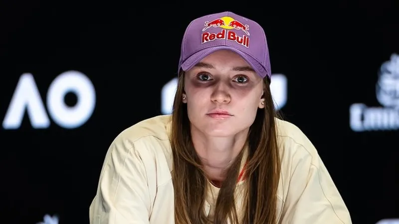 Рыбакина прокомментировала поражение в 1/8 финала Australian Open