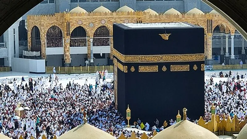 В Алматы мужчина наживался на желающих совершить умру