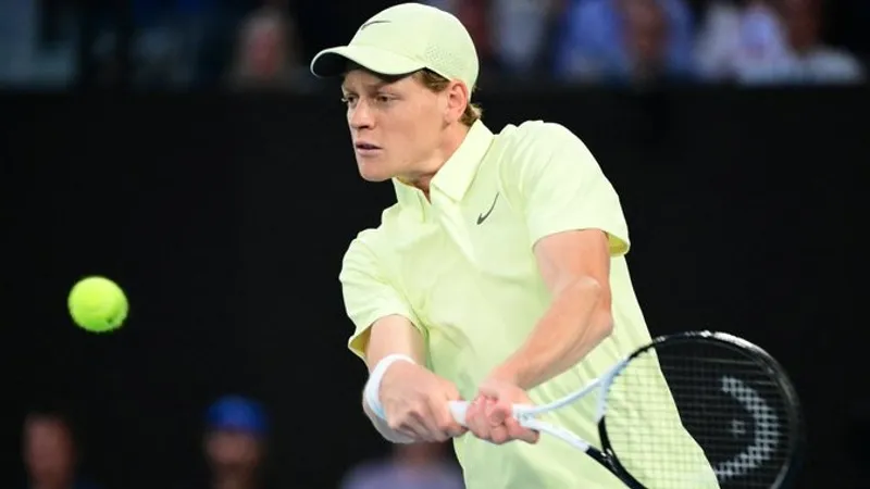 Синнер обыграл де Минора и стал самым молодым игроком после Надаля, вышедшим второй раз подряд в полуфинал АО