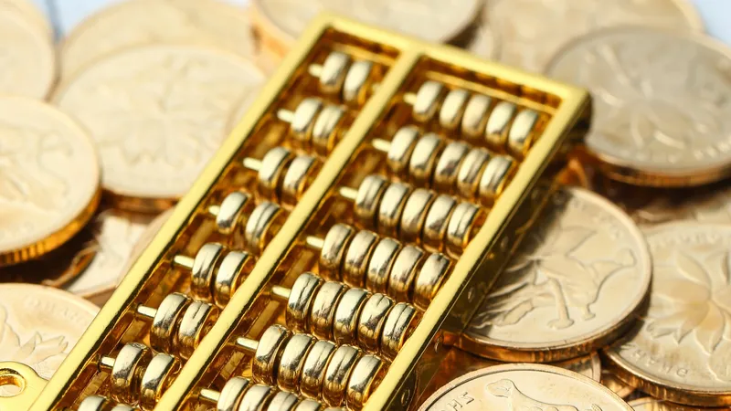 Золото активно дорожает на фоне новостей из США