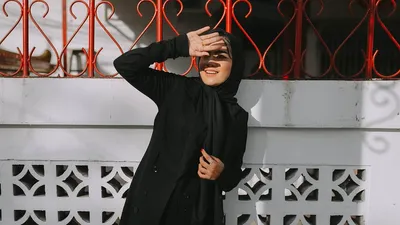 В Кыргызстане запретили ходить в закрывающей лицо одежде, фото - Новости Zakon.kz от 22.01.2025 08:36