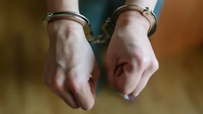 Задержание, задержанный, наручники, правонарушение, преступление, правонарушитель, правонарушители, фото - Новости Zakon.kz от 28.01.2025 06:16