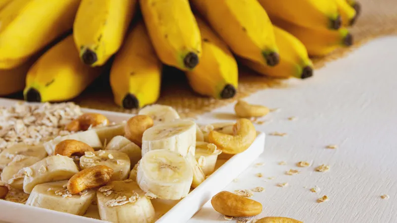 Врач рассказала, кому не стоит есть бананы