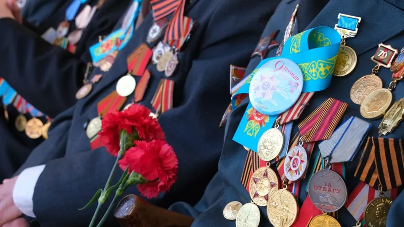 Сколько ветеранов ВОВ осталось в Казахстане и какую помощь им окажут к 80-летию Победы