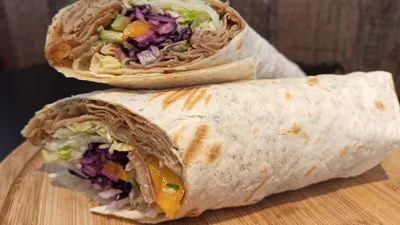 Больше одного миллиона тенге отсудила актюбинка с кафе за донер с железкой, фото - Новости Zakon.kz от 24.01.2025 21:37