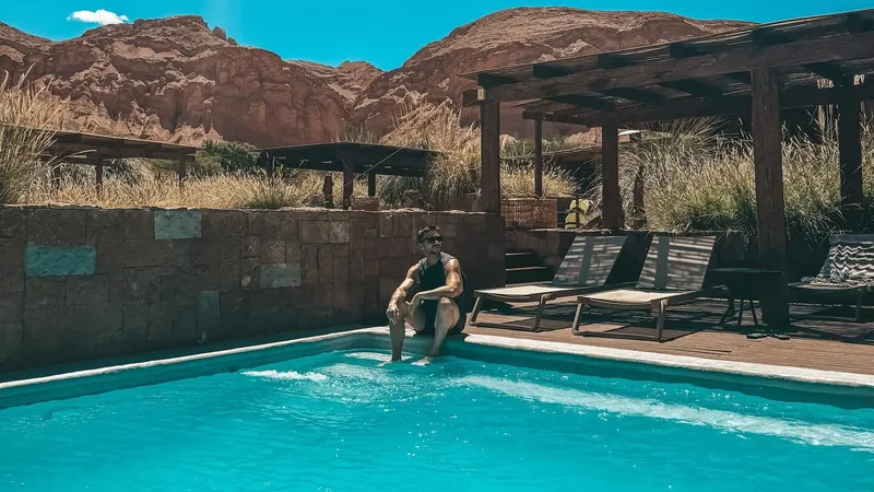 Сергей Лазарев возле бассейна в Чили всполошил фанатов