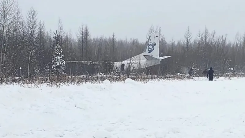 В России самолет оказался в кустах из-за отказа двигателя