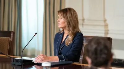 Мелания Трамп, первая леди США, жена Дональда Трампа, фото - Новости Zakon.kz от 30.07.2025 23:06