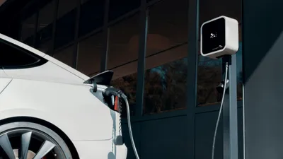 Электрозаправочная станция, электромобиль, зарядка электромашины, электрический автомобиль, электрокар, электрическая машина, фото - Новости Zakon.kz от 03.01.2026 01:50