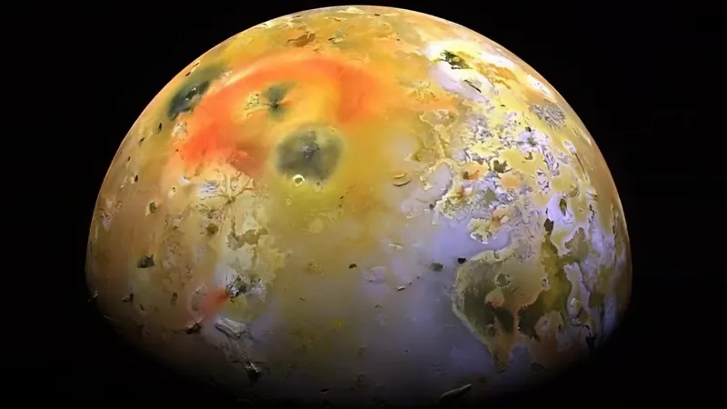 Извержение вулкана на спутнике Юпитера запечатлели в NASA