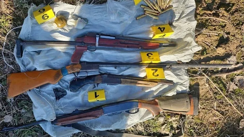 Автоматы Калашникова, гранаты, ружья: арсенал оружия изъял КНБ