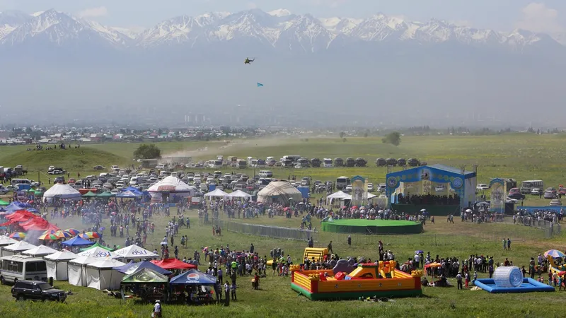От гололеда до жары +25: какой будет погода в праздничные выходные в Казахстане