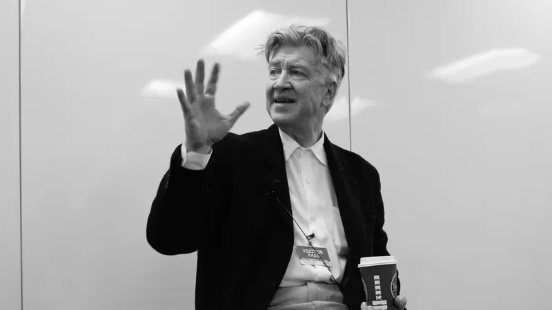 Смерть Дэвида Линча шокировала курильщиков и заставила их бросить привычку