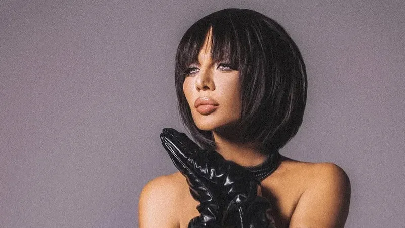 Изможденная Анна Седокова прервала молчание после самоубийства Тиммы