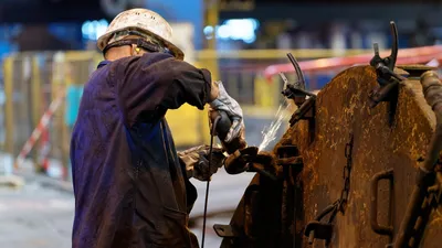 износ, депутат, заводы , фото - Новости Zakon.kz от 05.02.2025 19:00