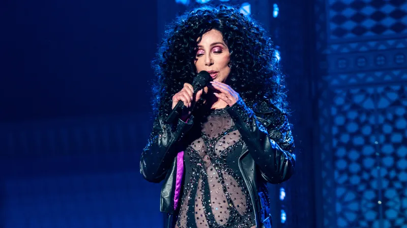 Шер стала звездой рекламного видео