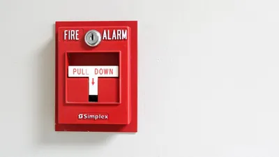 Пожарная тревога в здании , фото - Новости Zakon.kz от 05.02.2025 15:21