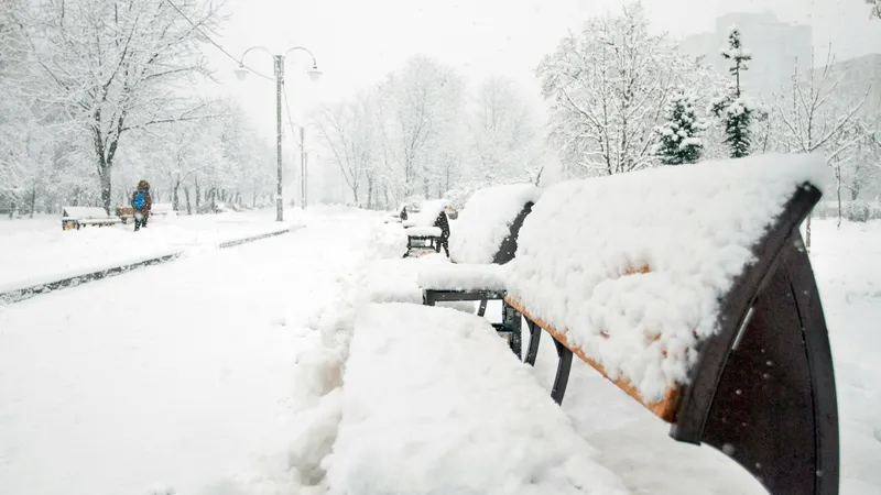 Мокрый снег, дождь, метель и похолодание до -23°С накроют Казахстан в выходные