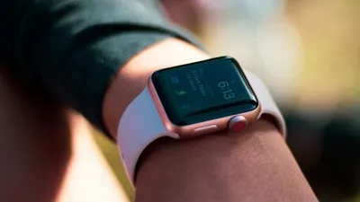 Новый тренд: владельцы Apple Watch выбирают нестандартное место для гаджета, фото - Новости Zakon.kz от 11.02.2025 14:05