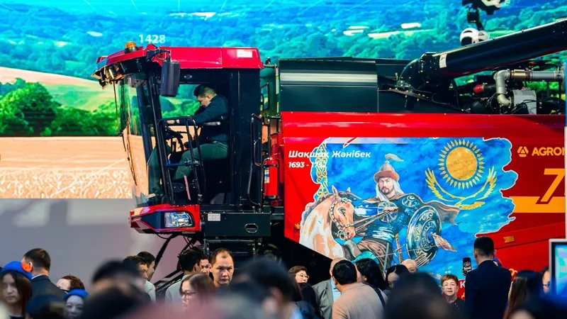 Батыр на казахстанском комбайне: AGROMASH удивил гостей фестиваля "Город рабочих профессий"