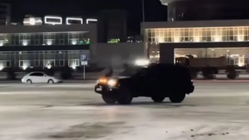 Дрифт внедорожника на парковке привлек внимание полиции Актау