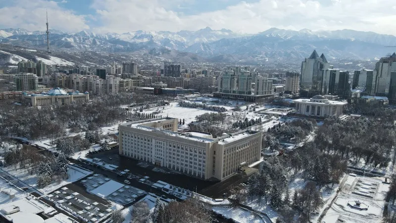 Временное потепление и осадки: погода в Алматы на неделю