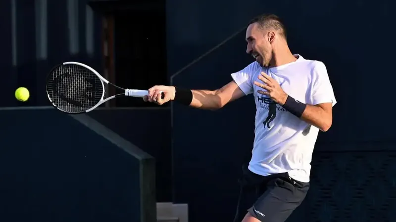 Казахстанский теннисист выбыл из турнира АТР в Дохе