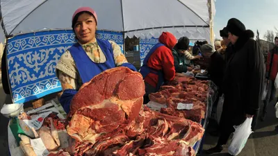 Ярмарка, рынок, базар, мясной цех, мясо, разделка мяса, цены на мясо, мясная продукция, стоимость мяса, мясной отдел, цена мяса, сурет - Zakon.kz жаңалық 22.09.2025 15:47