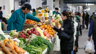 Зеленый базар, базар, рынок, продукты питания, овощи, фрукты, овощной отдел, фруктовый отдел, цены на овощи, цены на фрукты, сурет - Zakon.kz жаңалық 05.08.2025 14:30