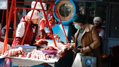 Зеленый базар, продукты питания, торговля, базар, рынок, мясной цех, мясо, разделка мяса, цены на мясо, мясная продукция, стоимость мяса, мясной отдел, цена мяса, фото - Новости Zakon.kz от 23.12.2025 12:17