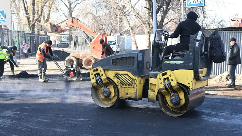 В Алматы досрочно начали ремонт главных дорог