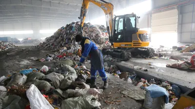 Мусоросортировочный завод, мусор, отходы, сортировка мусора, сортировка отходов, фото - Новости Zakon.kz от 25.11.2025 11:46