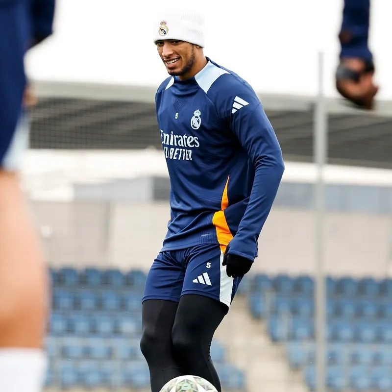 Футбол Дисквал 2 матча, фото - Новости Zakon.kz от 19.02.2025 18:04