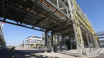 НПЗ, нефтеперерабатывающий завод, переработка сырой нефти, нефть, фото - Новости Zakon.kz от 24.10.2025 08:54