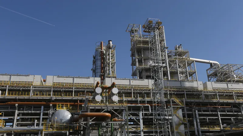 Построить небольшой НПЗ в Мангистау призывает сенатор