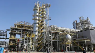 НПЗ, нефтеперерабатывающий завод, переработка сырой нефти, нефть, фото - Новости Zakon.kz от 15.07.2025 09:51