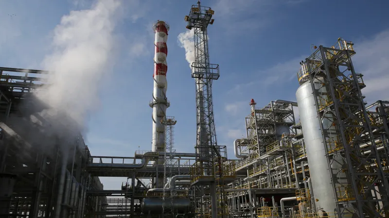 Минэнерго прокомментировало слух о продаже за копейки нефтеперерабатывающего завода