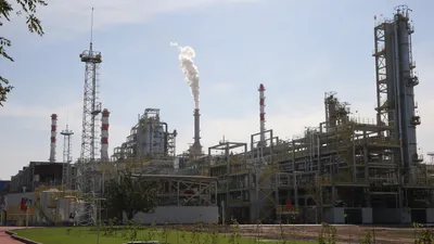 НПЗ, нефтеперерабатывающий завод, переработка сырой нефти, нефть, фото - Новости Zakon.kz от 20.09.2025 20:38