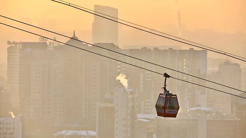 Опасный воздух надвигается: в каких городах Казахстана объявлены НМУ и что это значит