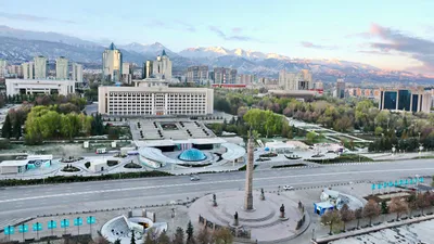 Алматы, виды города Алматы, Новая площадь, Площадь Республики, акимат города Алматы, здание акимата города Алматы, здание акимата Алматы , сурет - Zakon.kz жаңалық 29.12.2025 16:56
