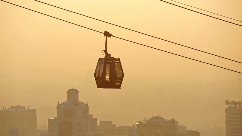 К жителям Актобе и Атырау с предупреждением обратились синоптики