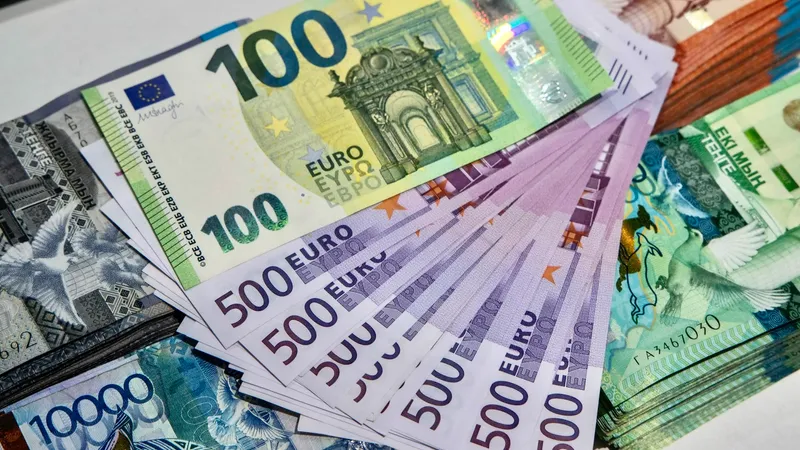 Курсы валют в обменниках Астаны и Алматы на 17 марта