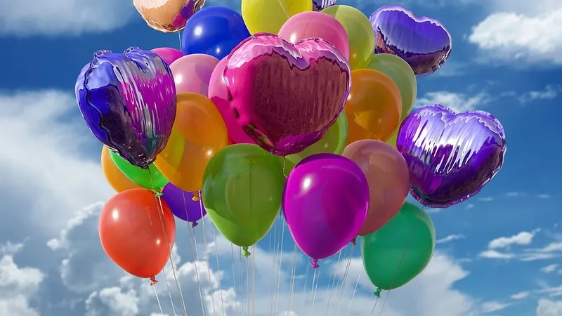 Блогер из Вьетнама получила ожоги лица от воздушного шара